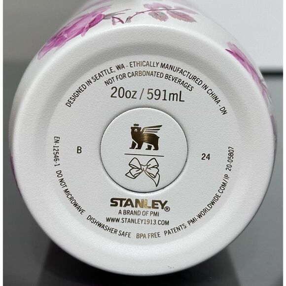 STANLEY X LOVESHACKFANCY LIMITED EDITION
20oz Slim Bottle, RIBBON ROSA - Picture 4 of 8